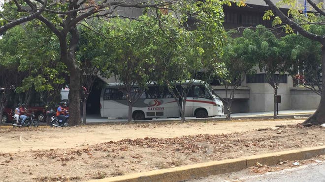 caracas bus 2.jpg